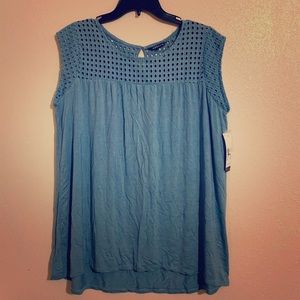 {Hannah} NWT Blue Top 💙